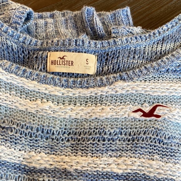 Hollister ladies knitted short sleeved shirt in size small. - Picture 3 of 7